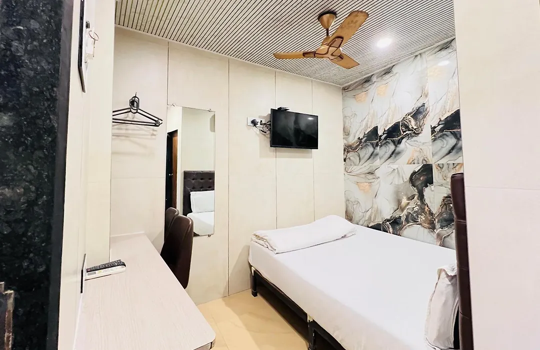U Life Hotel-1